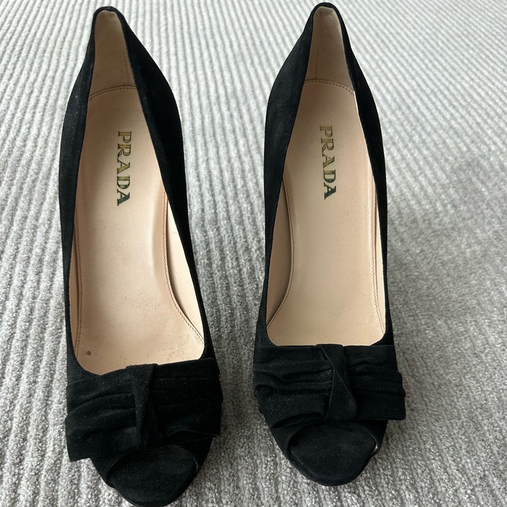 Prada heels 39 black suede
